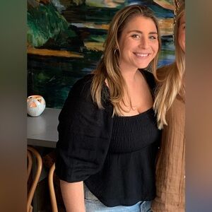 Black Abercrombie puff sleeve top! Size medium! Great condition :)